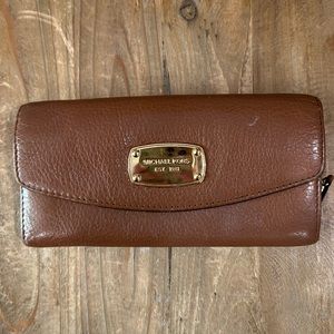 MICHAEL KORS BROWN LEATHER TRIFOLD WALLET